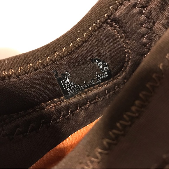 Easy Spirit slip-on brown comfort shoes women size 7.5 - Picture 6 of 8